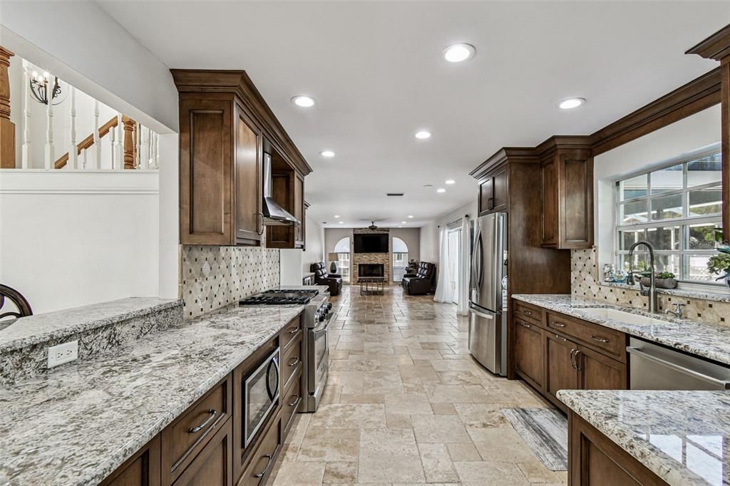 En Venta: $844,500 (4 camas, 3 baños, 2762 Pies cuadrados)