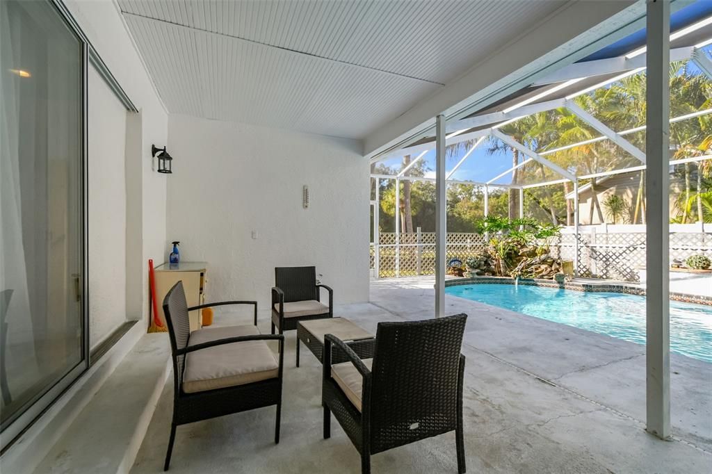 En Venta: $844,500 (4 camas, 3 baños, 2762 Pies cuadrados)