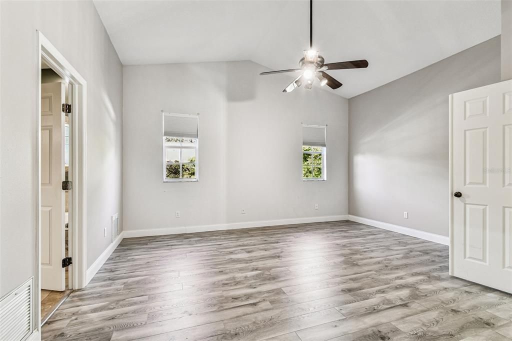 En Venta: $844,500 (4 camas, 3 baños, 2762 Pies cuadrados)