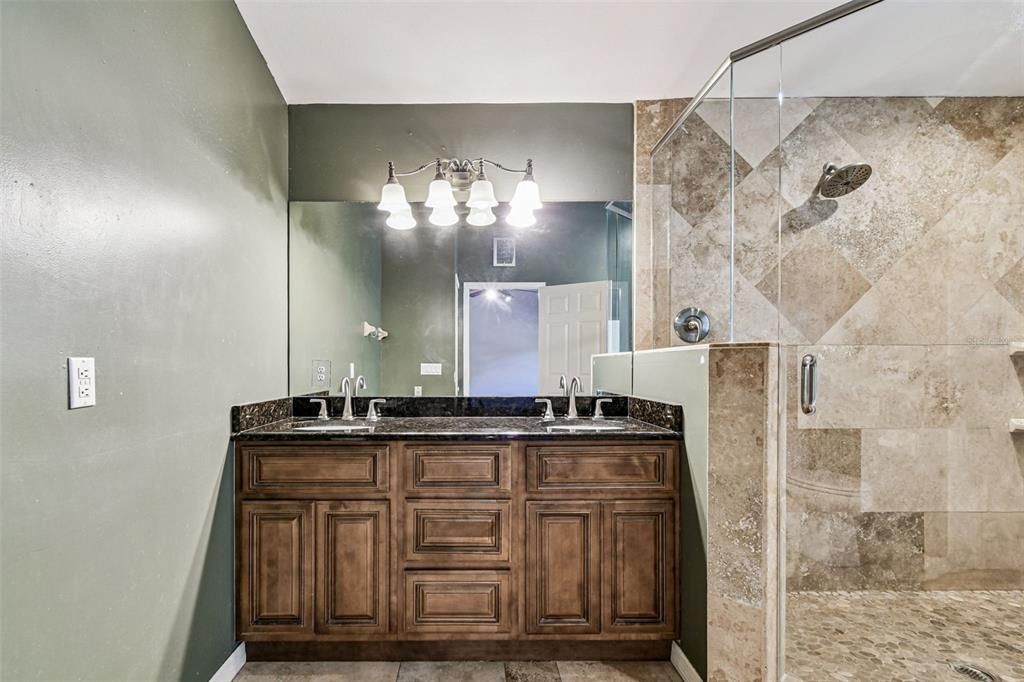 En Venta: $844,500 (4 camas, 3 baños, 2762 Pies cuadrados)