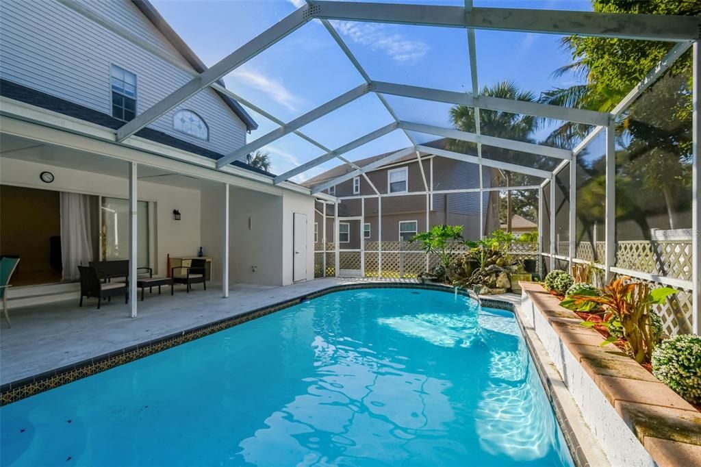 En Venta: $844,500 (4 camas, 3 baños, 2762 Pies cuadrados)