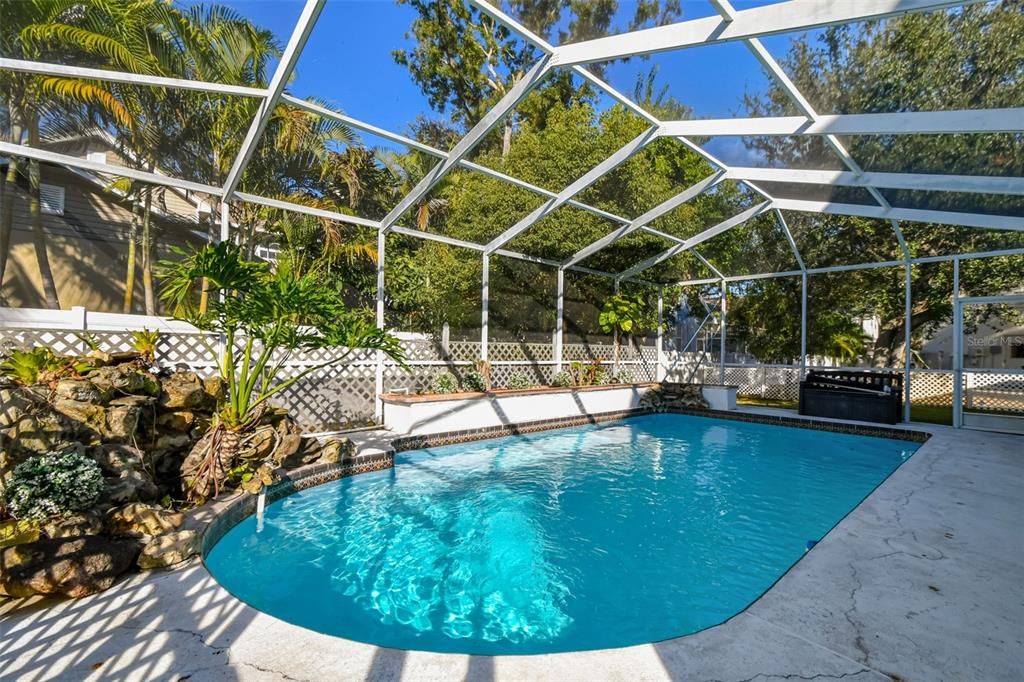 En Venta: $844,500 (4 camas, 3 baños, 2762 Pies cuadrados)