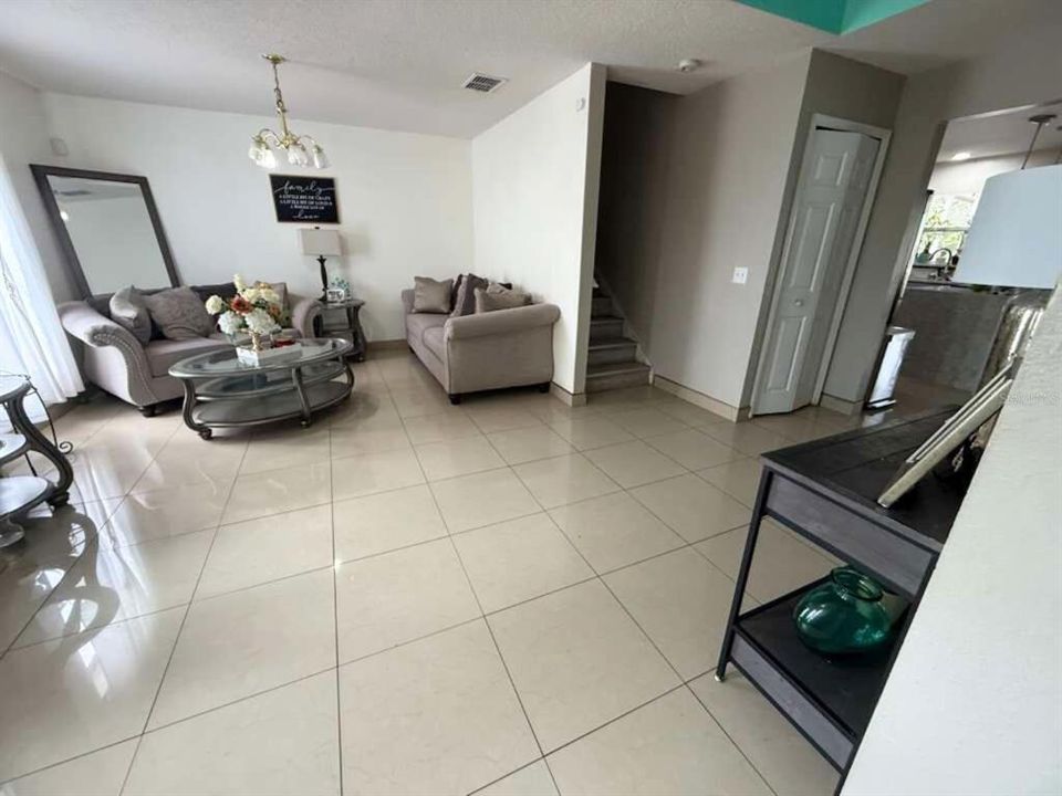 На продажу: $359,000 (5 спален, 2 ванн, 2797 Квадратных фут)