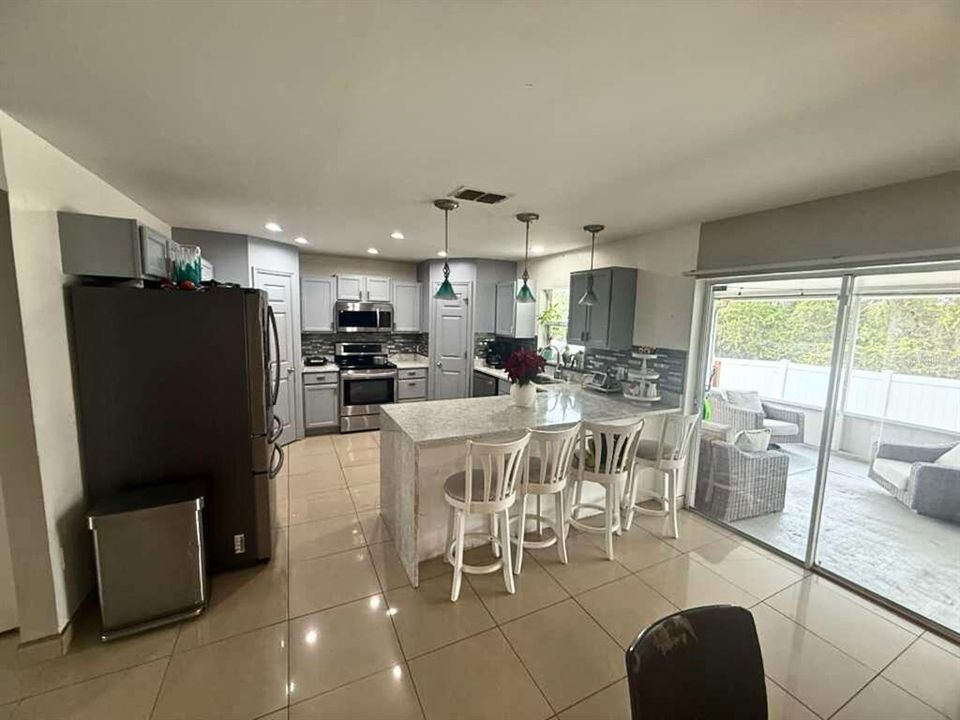 На продажу: $359,000 (5 спален, 2 ванн, 2797 Квадратных фут)