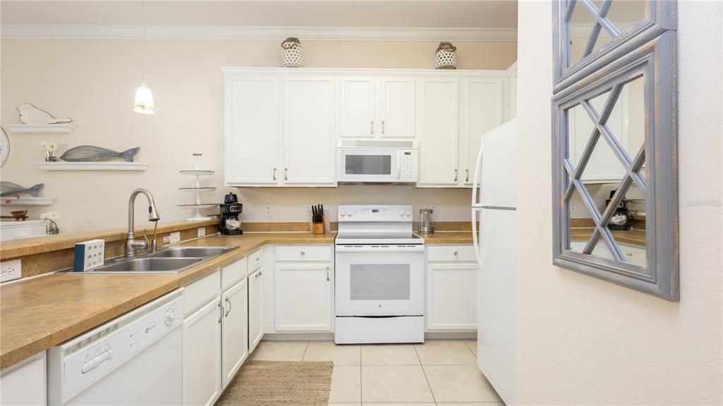 For Sale: $214,000 (2 beds, 2 baths, 1173 Square Feet)