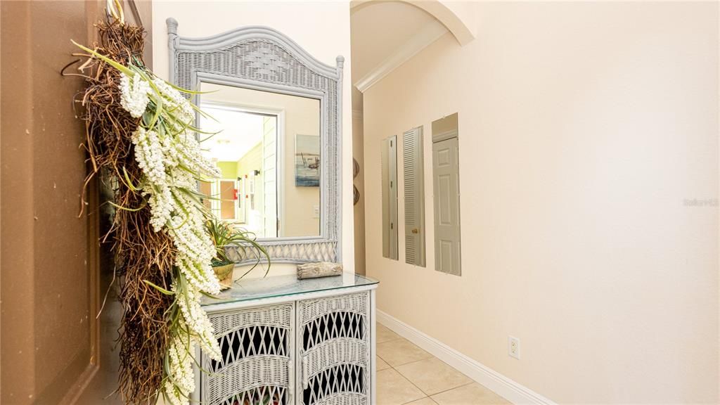 For Sale: $214,000 (2 beds, 2 baths, 1173 Square Feet)