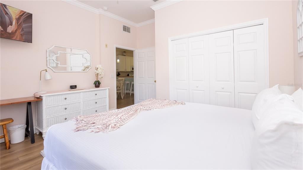 For Sale: $214,000 (2 beds, 2 baths, 1173 Square Feet)