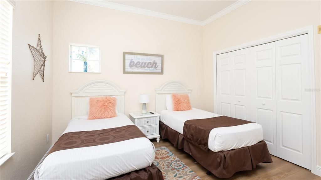 For Sale: $214,000 (2 beds, 2 baths, 1173 Square Feet)