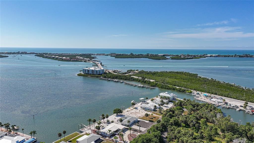 En Venta: $897,000 (2 camas, 3 baños, 1333 Pies cuadrados)