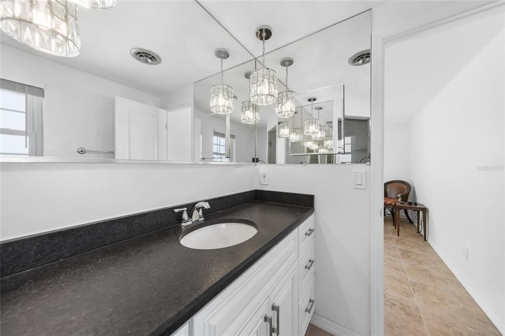 En Venta: $897,000 (2 camas, 3 baños, 1333 Pies cuadrados)