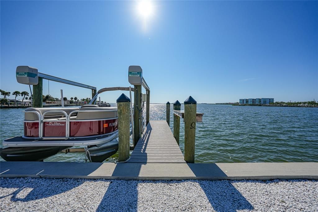 En Venta: $897,000 (2 camas, 3 baños, 1333 Pies cuadrados)