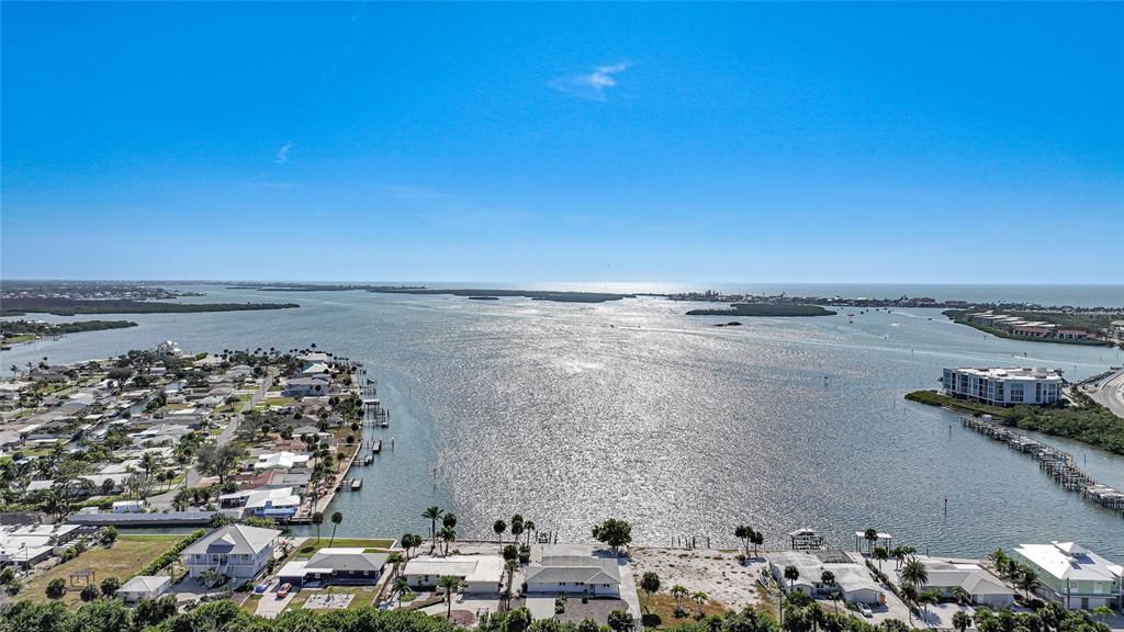 En Venta: $897,000 (2 camas, 3 baños, 1333 Pies cuadrados)