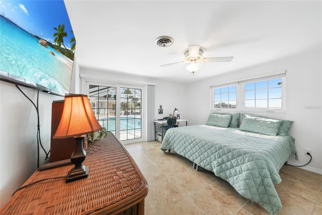 En Venta: $897,000 (2 camas, 3 baños, 1333 Pies cuadrados)