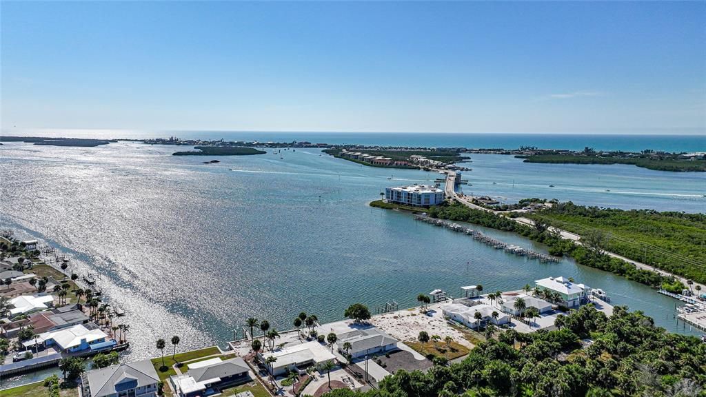 En Venta: $897,000 (2 camas, 3 baños, 1333 Pies cuadrados)