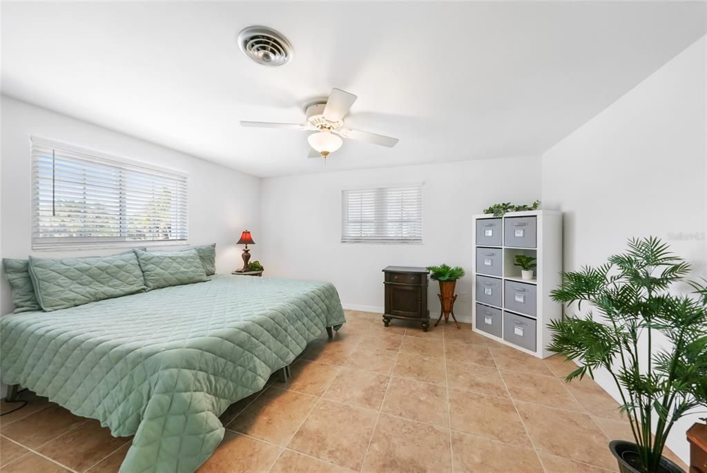 En Venta: $897,000 (2 camas, 3 baños, 1333 Pies cuadrados)