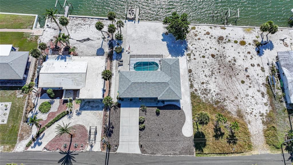 En Venta: $897,000 (2 camas, 3 baños, 1333 Pies cuadrados)