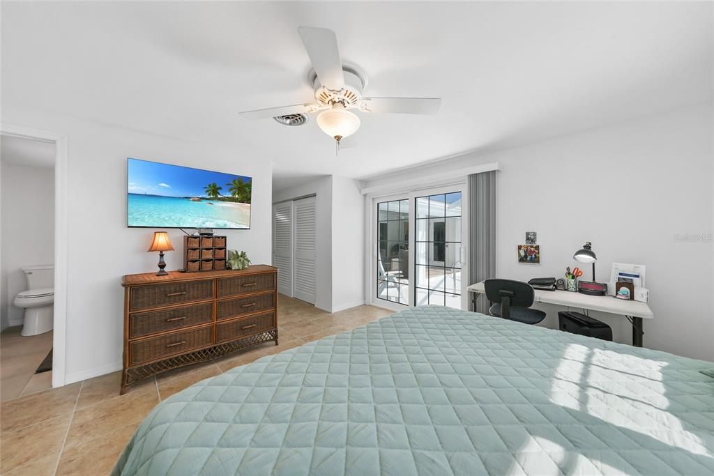 En Venta: $897,000 (2 camas, 3 baños, 1333 Pies cuadrados)