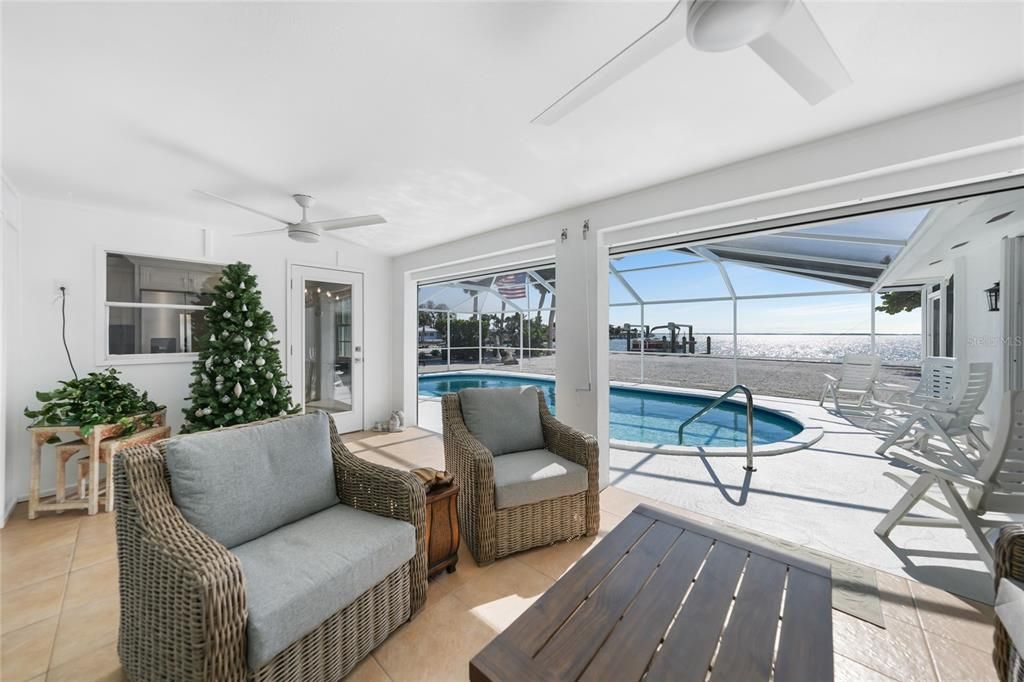 En Venta: $897,000 (2 camas, 3 baños, 1333 Pies cuadrados)