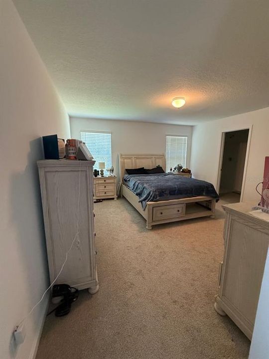 待售: $350,000 (4 贝兹, 2 浴室, 1973 平方英尺)