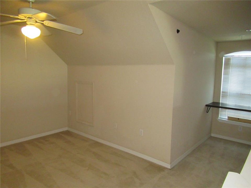 待售: $240,000 (2 贝兹, 2 浴室, 1316 平方英尺)