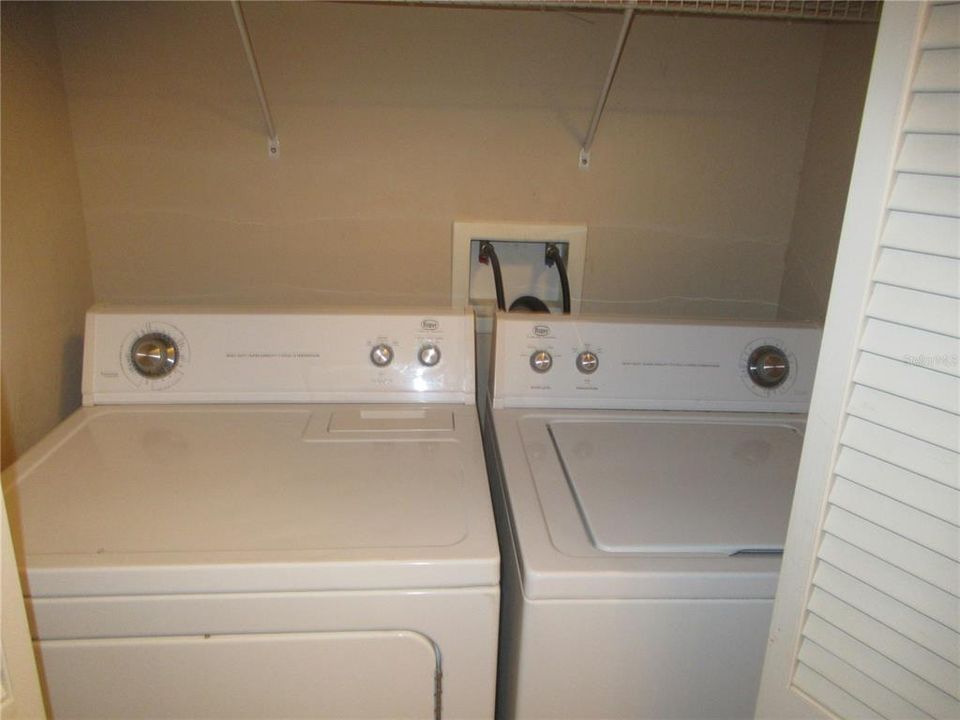 待售: $240,000 (2 贝兹, 2 浴室, 1316 平方英尺)