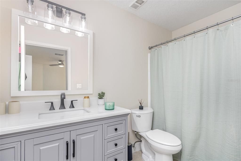 En Venta: $205,000 (3 camas, 2 baños, 1103 Pies cuadrados)