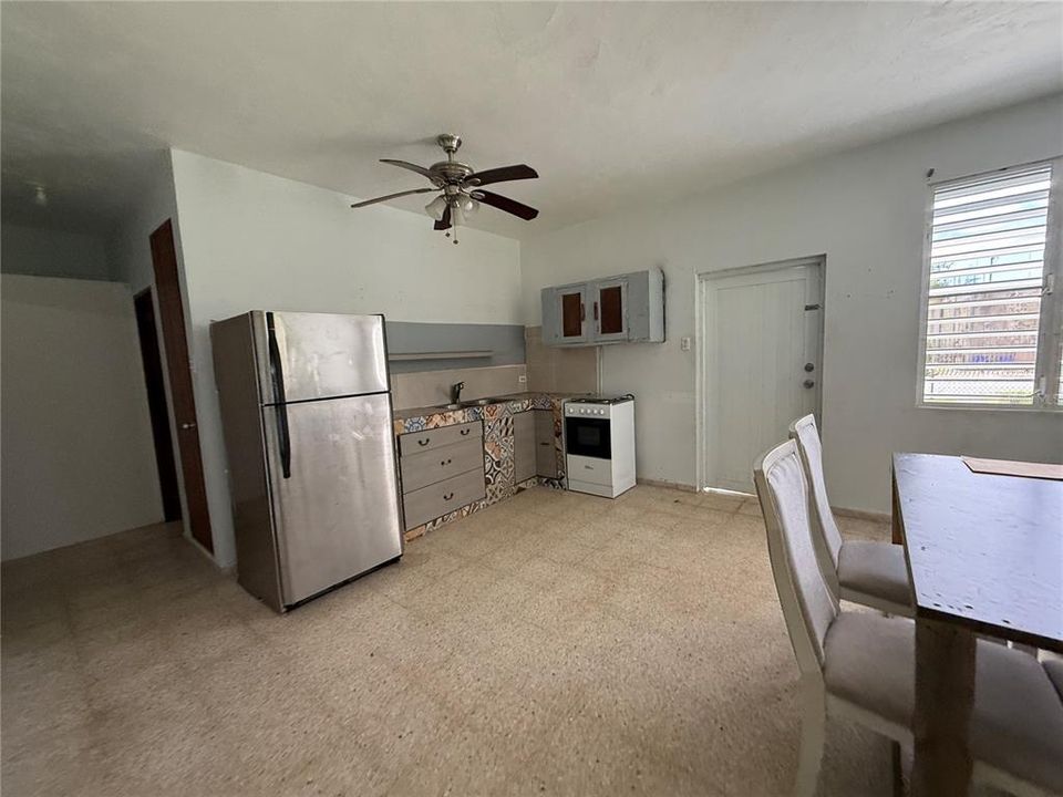 待售: $180,000 (2 贝兹, 2 浴室, 1000 平方英尺)