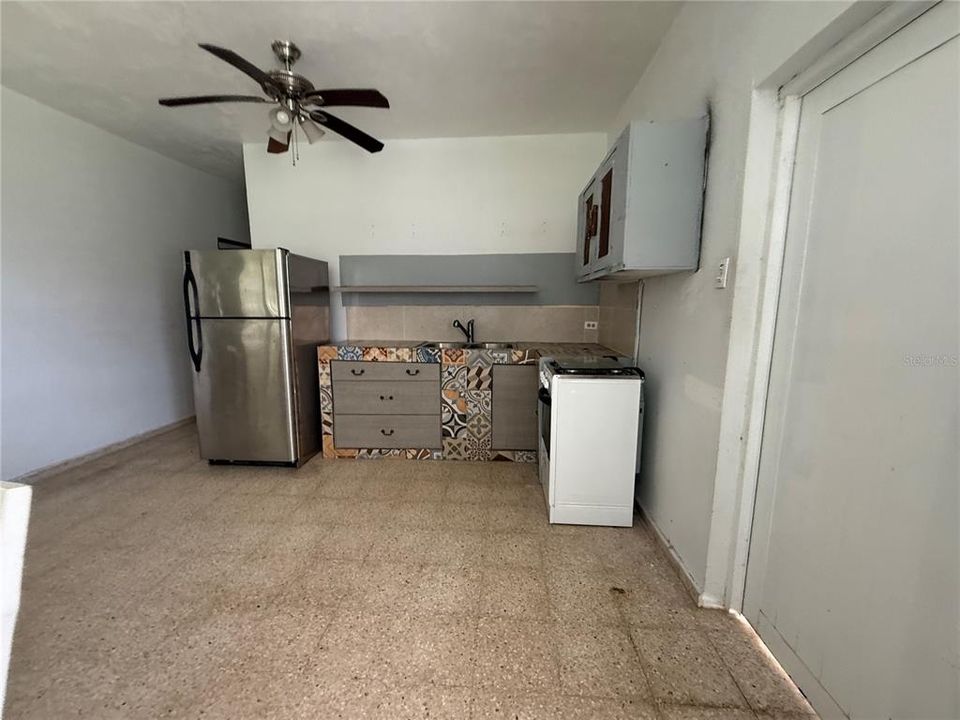 待售: $180,000 (2 贝兹, 2 浴室, 1000 平方英尺)