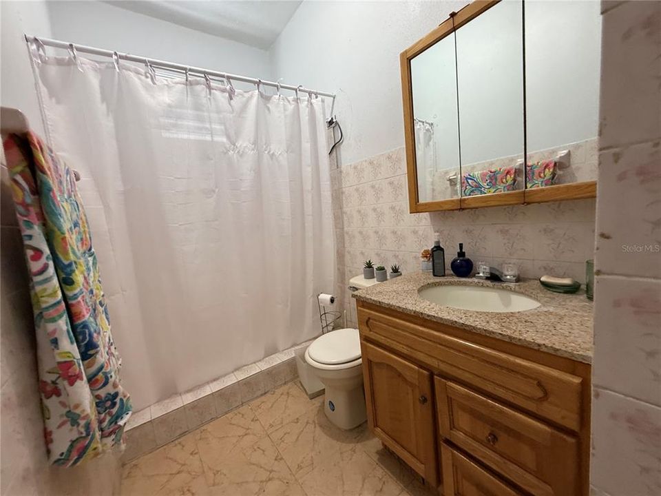 待售: $180,000 (2 贝兹, 2 浴室, 1000 平方英尺)