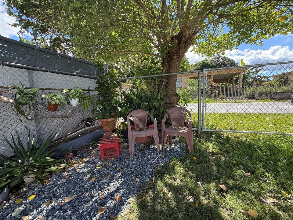 待售: $180,000 (2 贝兹, 2 浴室, 1000 平方英尺)