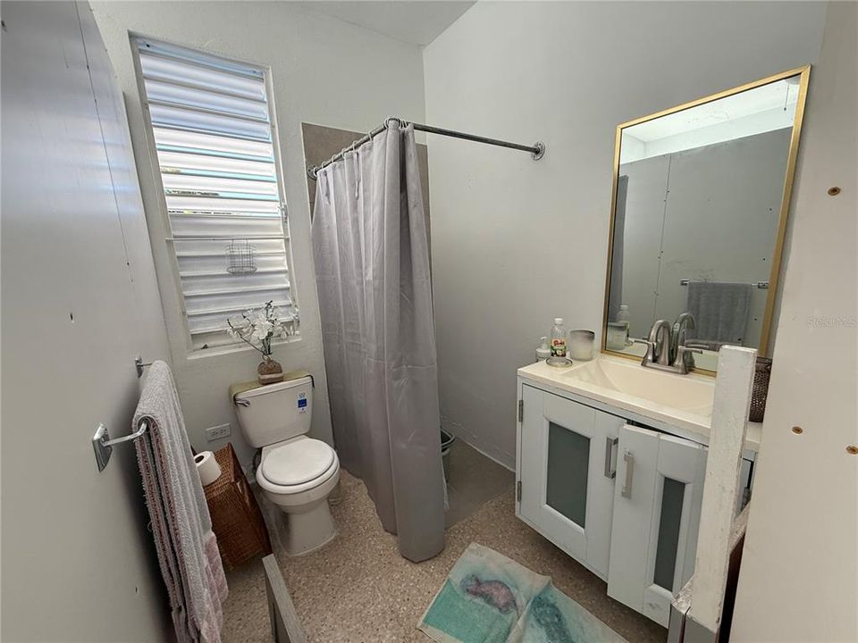 待售: $180,000 (2 贝兹, 2 浴室, 1000 平方英尺)