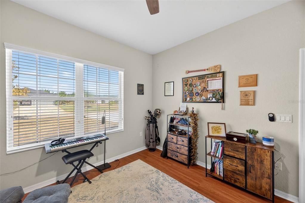 En Venta: $650,000 (4 camas, 3 baños, 2450 Pies cuadrados)