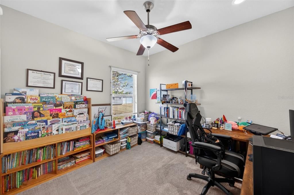 En Venta: $650,000 (4 camas, 3 baños, 2450 Pies cuadrados)