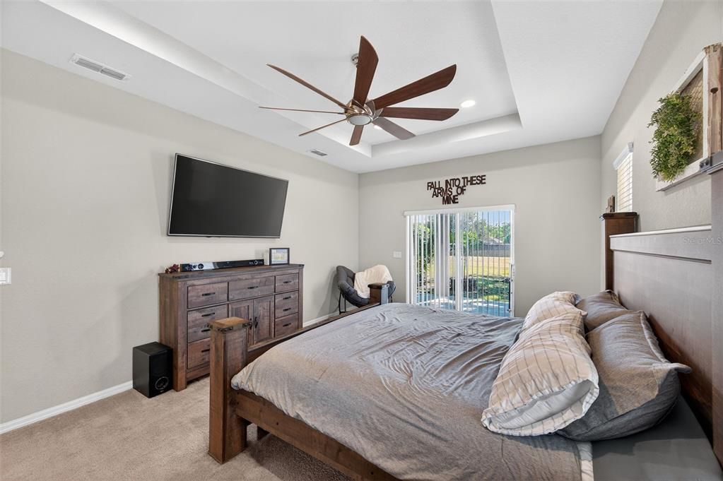 En Venta: $650,000 (4 camas, 3 baños, 2450 Pies cuadrados)