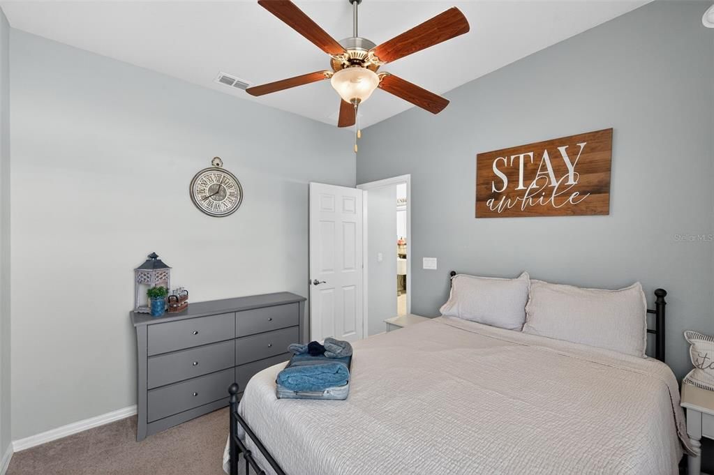 En Venta: $650,000 (4 camas, 3 baños, 2450 Pies cuadrados)