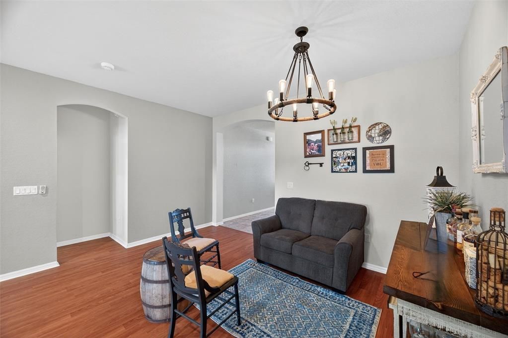 En Venta: $650,000 (4 camas, 3 baños, 2450 Pies cuadrados)