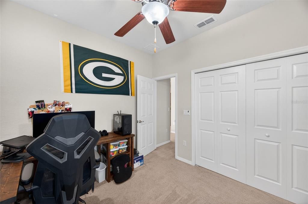 En Venta: $650,000 (4 camas, 3 baños, 2450 Pies cuadrados)