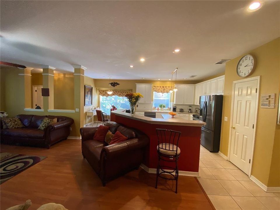 En Venta: $805,000 (4 camas, 4 baños, 3141 Pies cuadrados)