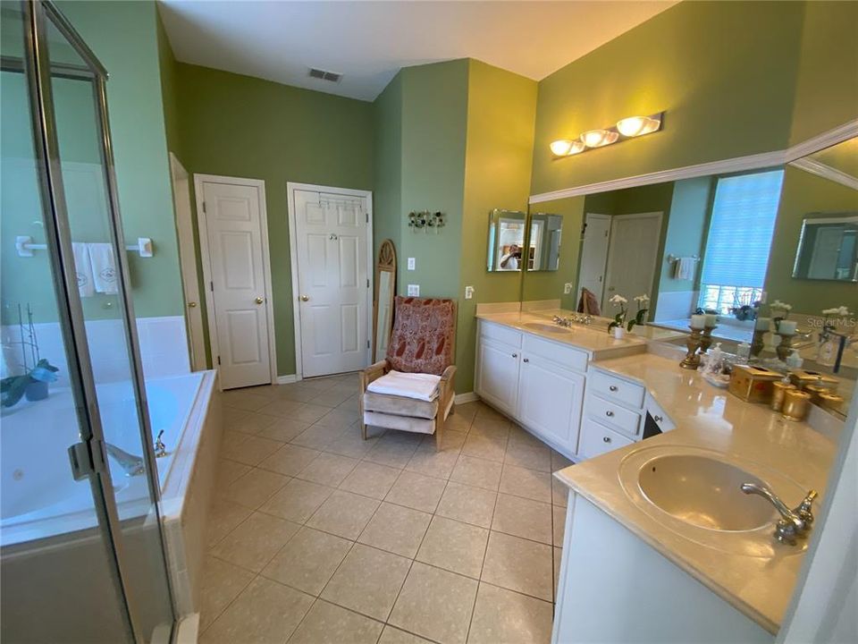 En Venta: $805,000 (4 camas, 4 baños, 3141 Pies cuadrados)