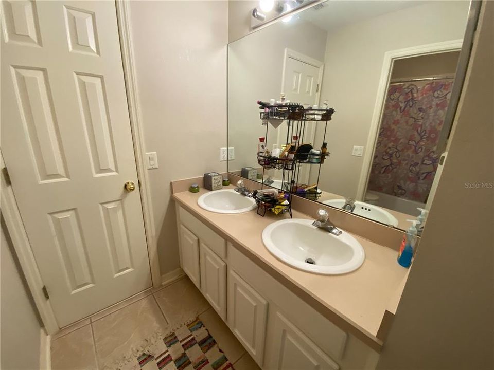 En Venta: $805,000 (4 camas, 4 baños, 3141 Pies cuadrados)