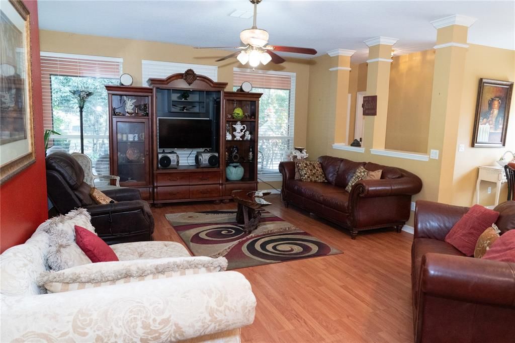 En Venta: $805,000 (4 camas, 4 baños, 3141 Pies cuadrados)