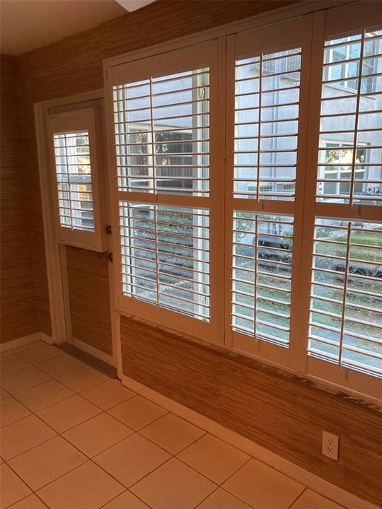 待售: $94,500 (1 贝兹, 1 浴室, 745 平方英尺)