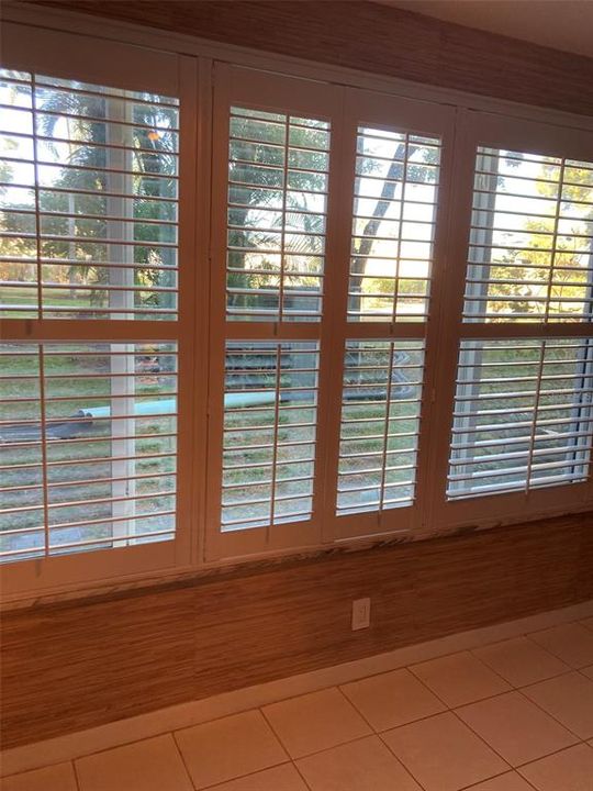 待售: $94,500 (1 贝兹, 1 浴室, 745 平方英尺)