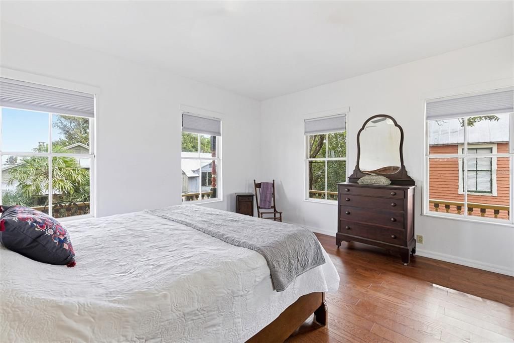 待售: $999,000 (4 贝兹, 3 浴室, 2544 平方英尺)