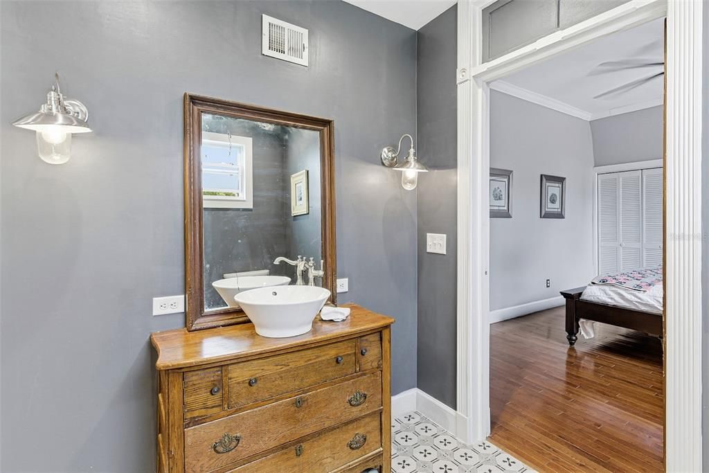 待售: $999,000 (4 贝兹, 3 浴室, 2544 平方英尺)