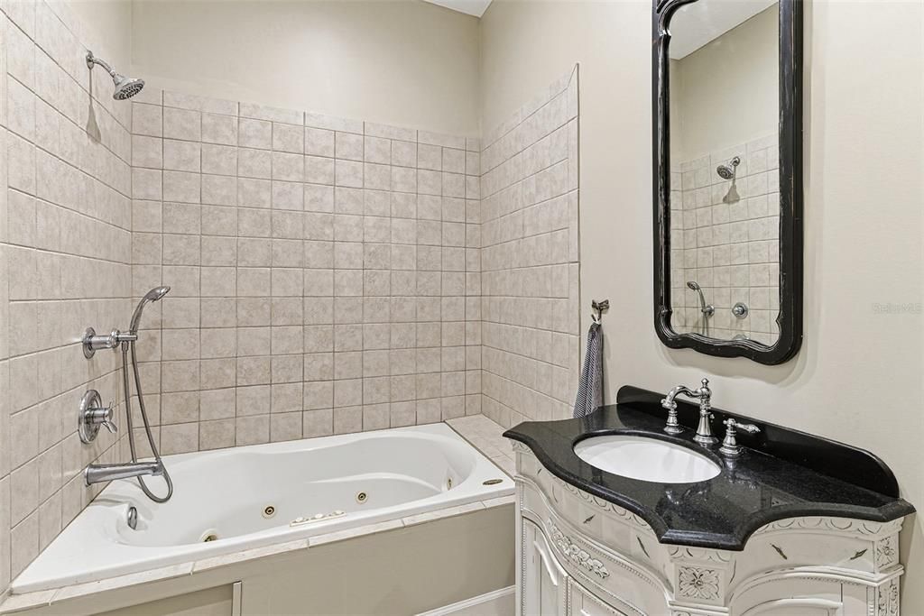 待售: $999,000 (4 贝兹, 3 浴室, 2544 平方英尺)