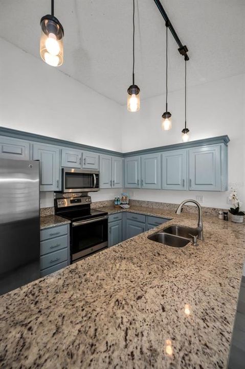 出租: $1,800 (2 贝兹, 2 浴室, 1070 平方英尺)