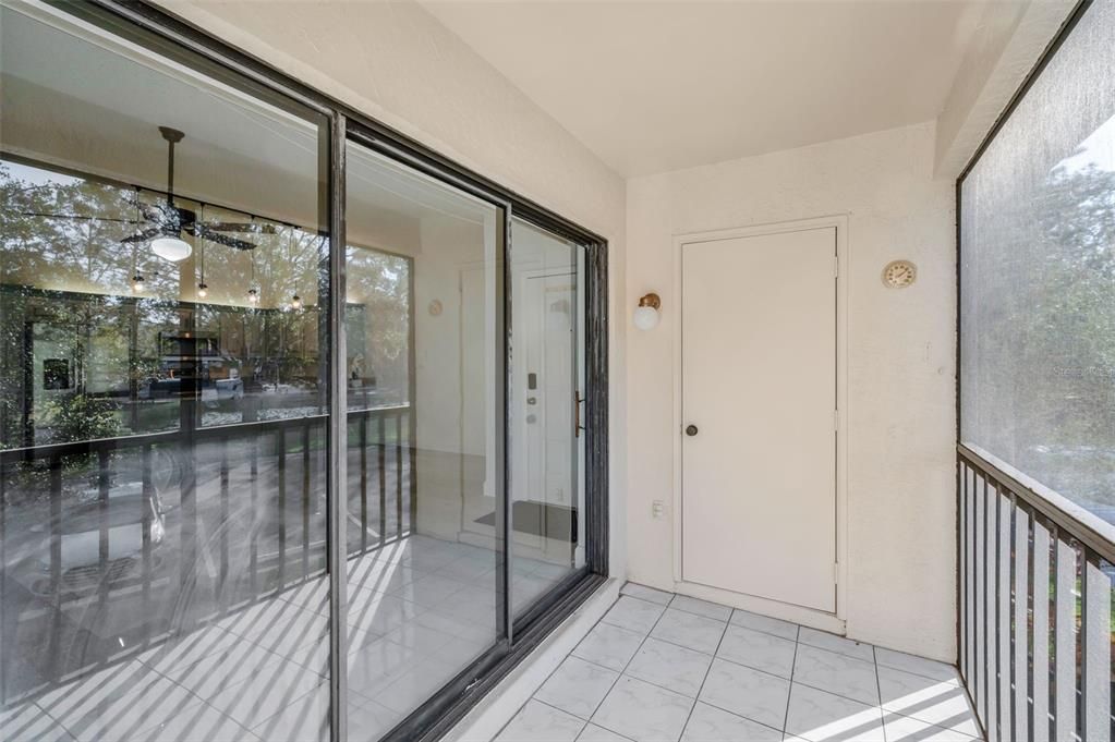 出租: $1,800 (2 贝兹, 2 浴室, 1070 平方英尺)