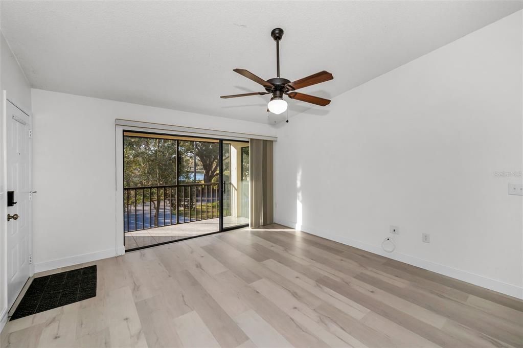 出租: $1,800 (2 贝兹, 2 浴室, 1070 平方英尺)