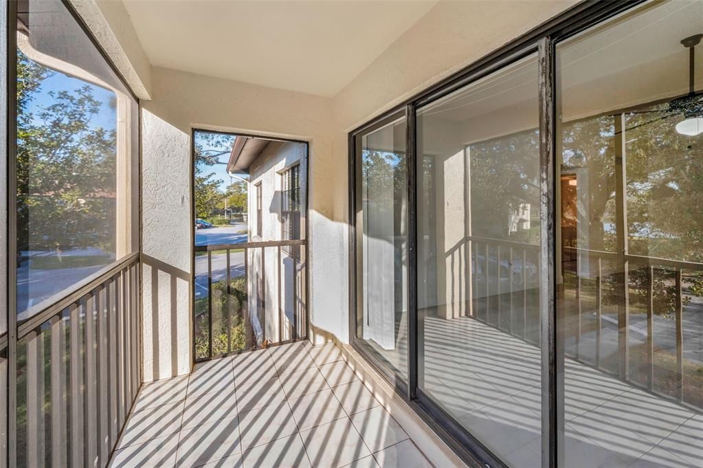 出租: $1,800 (2 贝兹, 2 浴室, 1070 平方英尺)